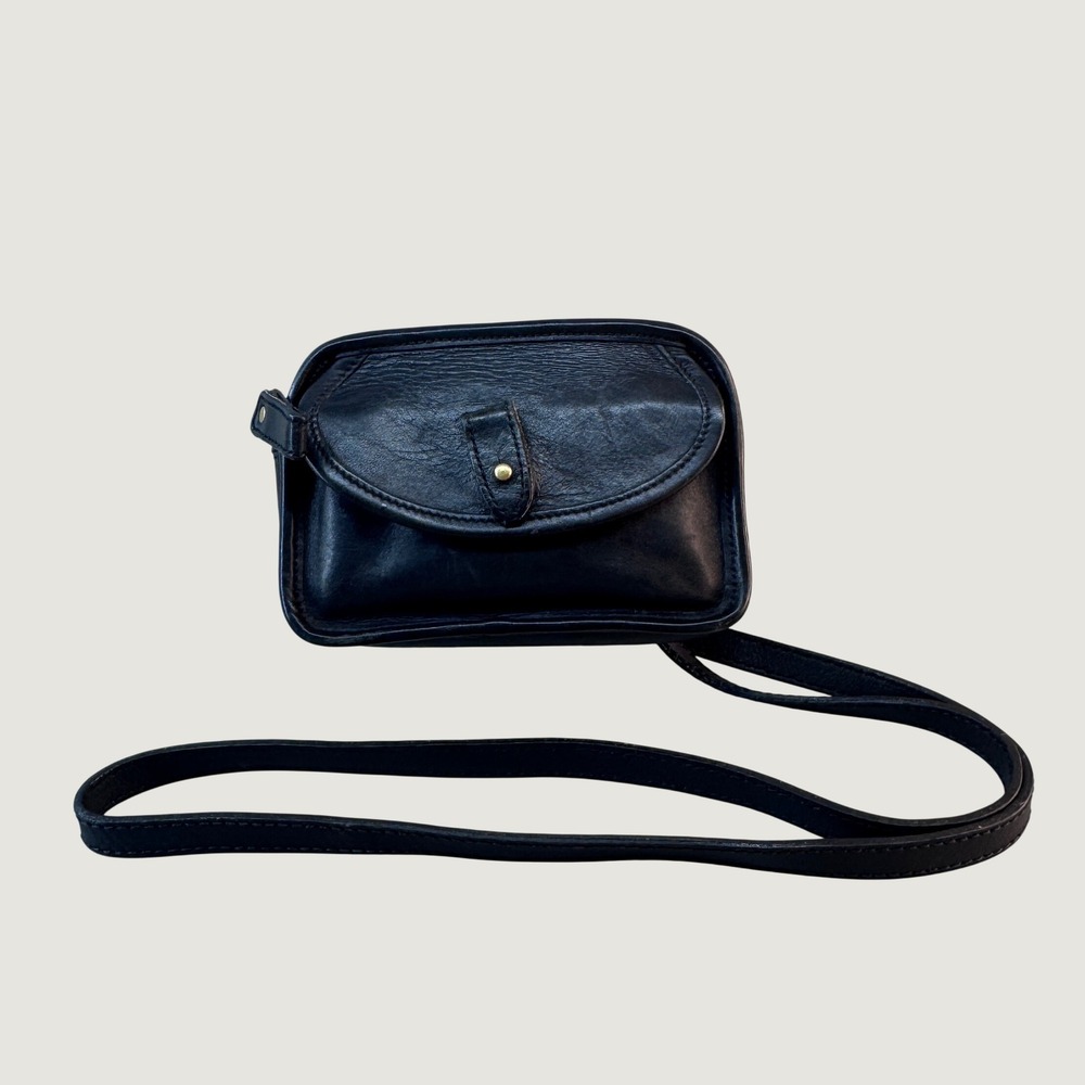 Liz Claiborne Leather Crossbody Bag Small Black Vintage Minimalist Camera Bag